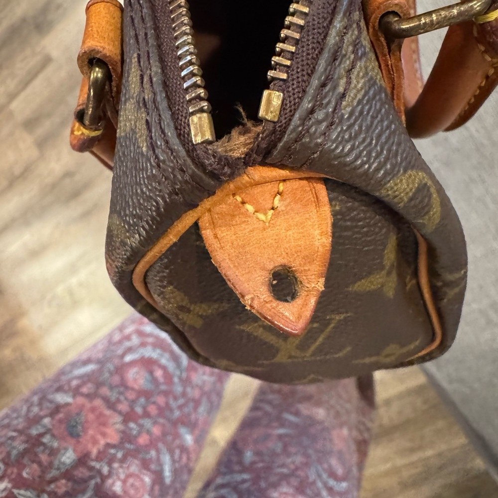 LOUIS VUITTON MINI SPEEDY WITH STRAP AND LOCK/KEY AUTHENTIC - Picture 15 of 16
